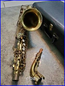Vintage 1947 RARE Alto Sax Saxophone CONN LADY FACE 6M Rolled Tone Holes w Case